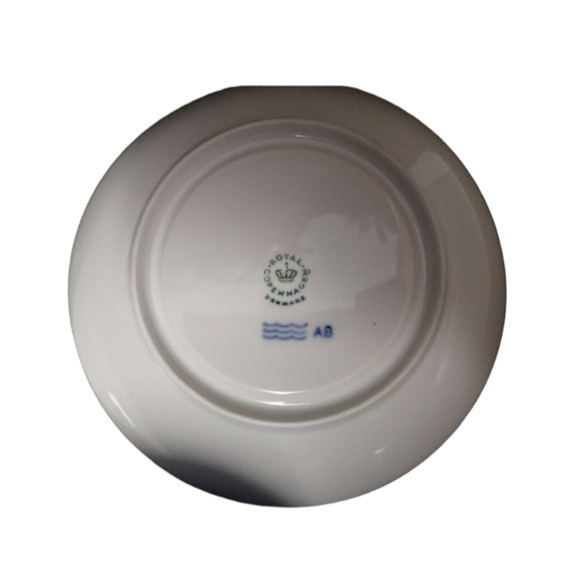 Vintage‎ Royal Copenhagen Blue White 1984 Christmas Cup Saucer Dessert Plate Set - Picture 6 of 10